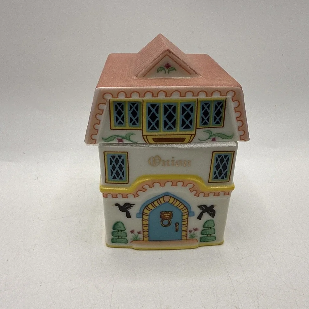 Lenox CANTERBURY CROSSING Spice Village Jar ONION Never Used